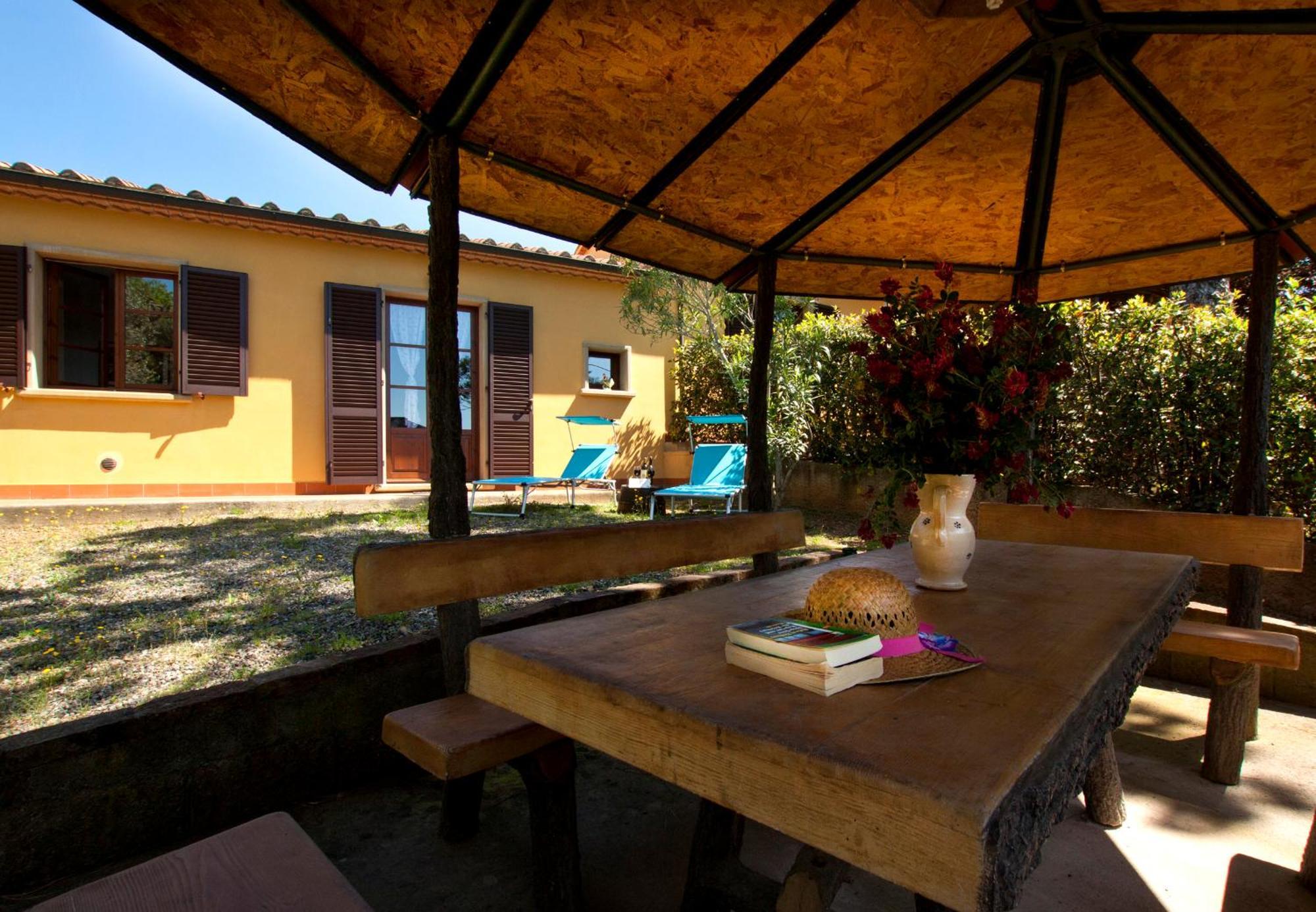 Agriturismo I Cerroni Montescudaio Buitenkant foto